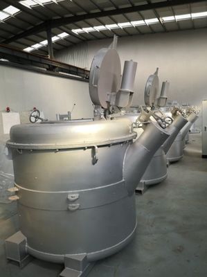 Gàu múc chuyển nhôm nóng chảy bằng tay cầm thép để chuyển chính xác và an toàn