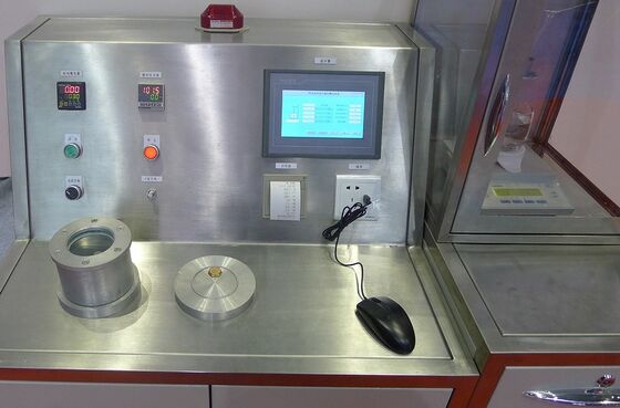 Máy phân tích hydro với thời gian phản hồi dưới 10 giây và tốc độ dòng khí mẫu từ 0.5 đến 2 L/phút, có hiệu chuẩn tự động và thủ công