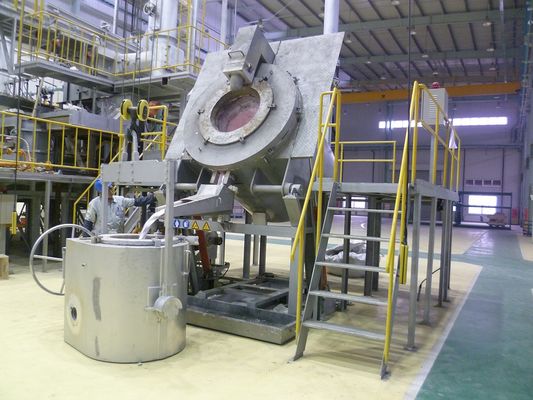Lò nung chảy hình chữ nhật 15T +10% 2 Lượng rót chất lỏng nhôm định mức