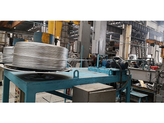 Đơn vị cho phép điều chỉnh tốc độ tần số thay đổi cho việc cho ăn trơn tru đường kính thanh 8-13mm