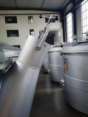500 ≈ 3000 Capacity Melted Aluminum Transfer Ladles With Surface Temperature Rise ≤50C And Natural Temperature Drop ≤12C/h (Thiết bị chuyển nhượng nhôm nóng chảy với nhiệt độ bề mặt ≤50C và nhiệt độ tự nhiên giảm ≤12C/h)