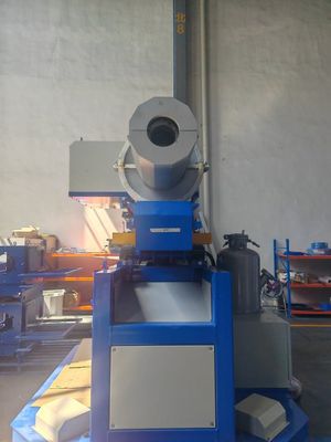 Bộ nạp từ thông quay cho ép phun được nâng bằng cần cẩu Áp suất Mpa 0.1-0.6 Vận hành êm ái và chính xác