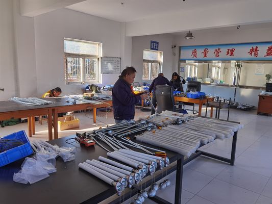 Cảm biến nhiệt độ nhiệt đới với đo điện áp Seebeck và kết nối kim loại khác nhau