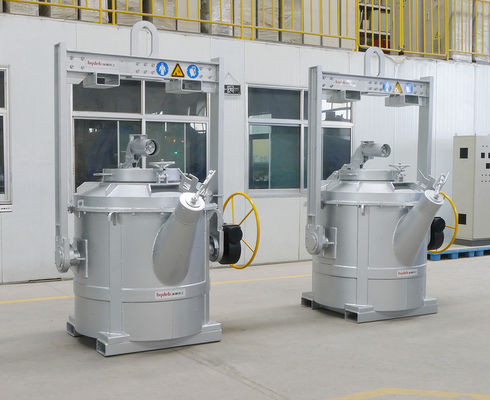 Gáo múc có vành gia cố bằng thép để chuyển nhôm nóng chảy, giúp chuyển nhôm lỏng một cách trơn tru